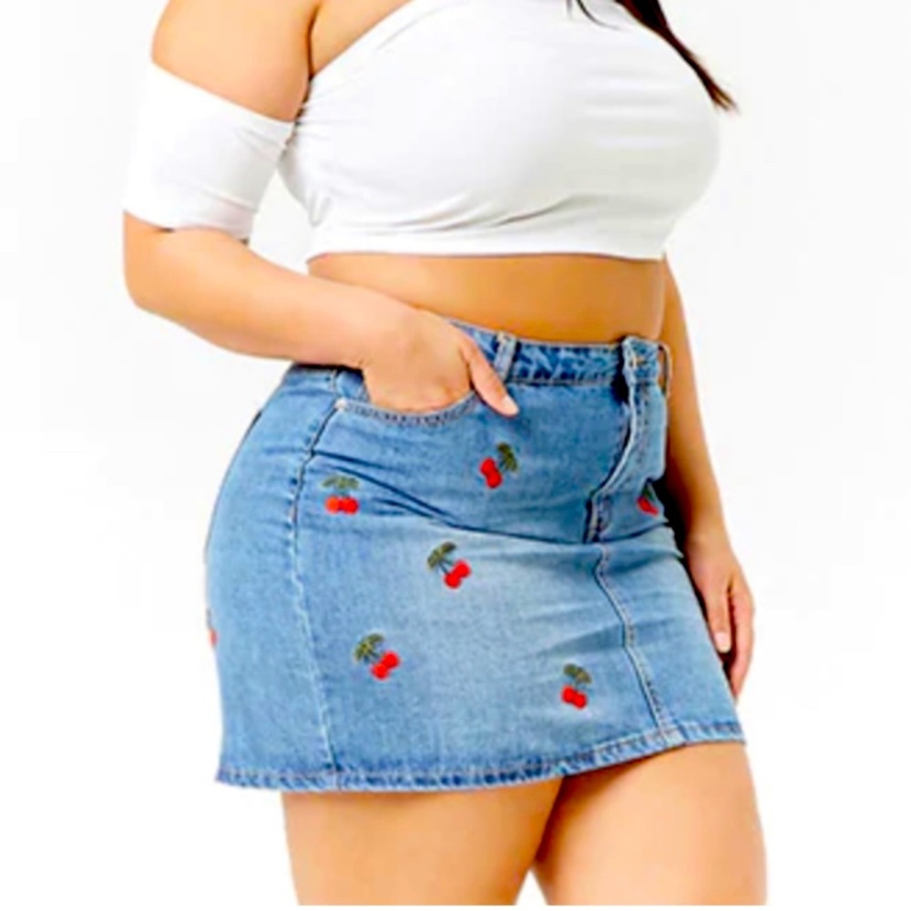 Forever 21+ Denim Embroidered Cherry Mini Skirt Sz 2X